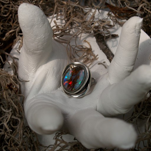 Opal ring i sølvindfatning